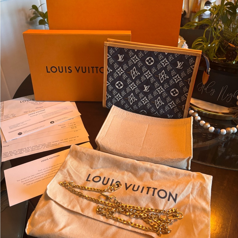 Louis Vuitton
Louis Vuitton Toiletry Blue Since 1854 Canvas Pouch